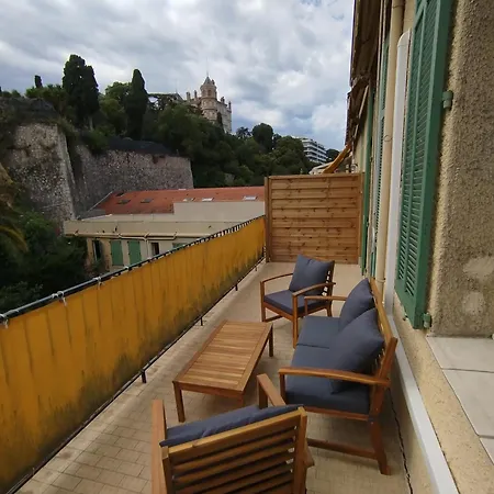 Mezzanine * Cannes