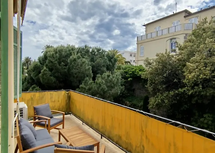 Mezzanine * Cannes